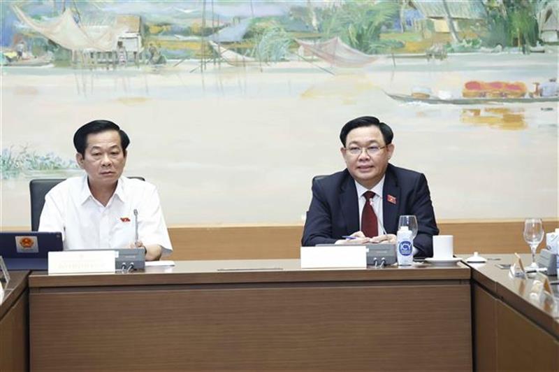 Chiều 24/5, Chủ tịch Quốc hội Vương Đình Huệ tham gia thảo luận ở tổ về thí điểm một số cơ chế, chính sách đặc thù phát triển tỉnh Khánh Hòa Chiều 24/5, Chủ tịch Quốc hội Vương Đình Huệ tham gia thảo luận ở tổ về thí điểm một số cơ chế, chính sách đặc thù phát triển tỉnh Khánh Hòa