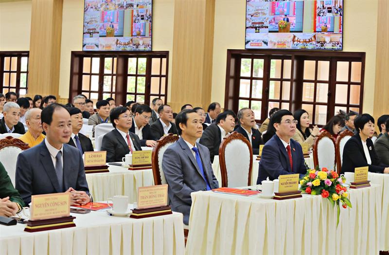 Lãnh đạo tỉnh Lâm Đồng tham dự Lễ phát động đợt thi đua cao điểm tại Hội trường Tỉnh uỷ Lâm Đồng.