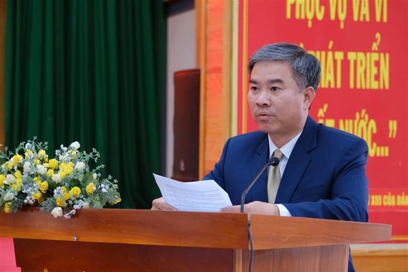 Đồng chí Lưu Trùng Dương - Phó Bí thư Đảng ủy, Chủ tịch UBND xã Đức Trọng thông qua dự thảo Nghị quyết nhiệm vụ phát triển kinh tế - xã hội 6 tháng cuối năm 2025