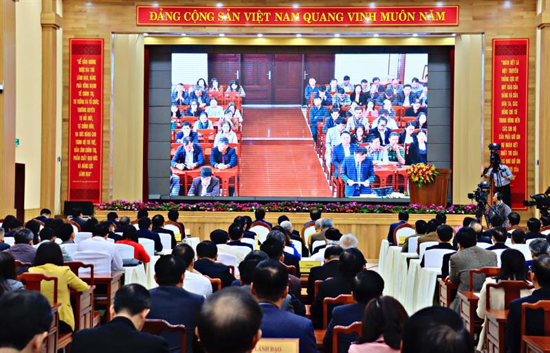 Lễ phát động Đợt thi đua cao điểm được kết nối trực tuyến đến các điểm cầu, địa phương cấp tỉnh, huyện và xã.