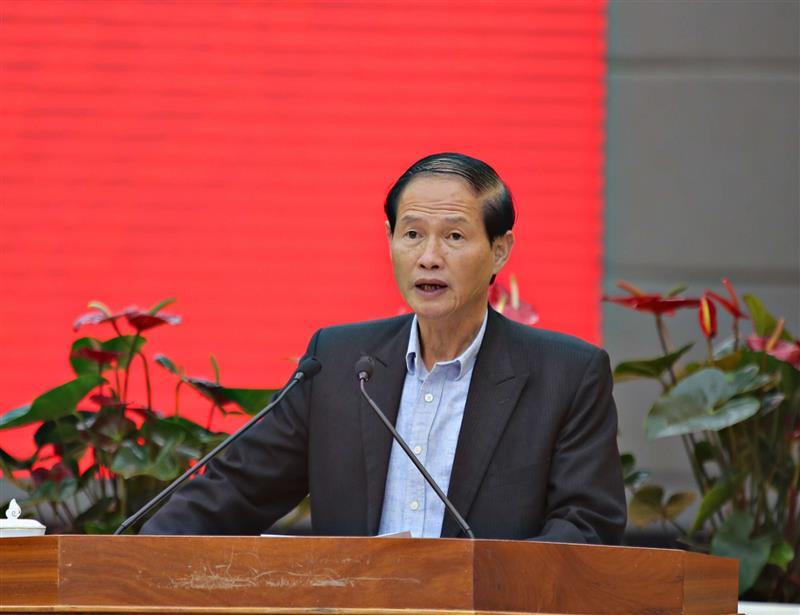 Đồng chí Nguyễn Trọng Ánh Đông - Trưởng Ban Tổ chức Tỉnh uỷ công bố các quyết định của Ban Thường vụ Tỉnh uỷ về công tác cán bộ