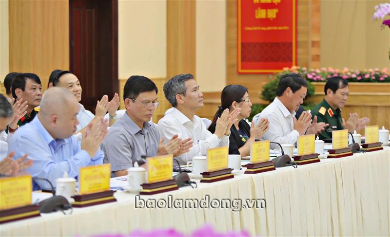 Lãnh đạo các bộ, ngành Trung ương tham dự Hội nghị.