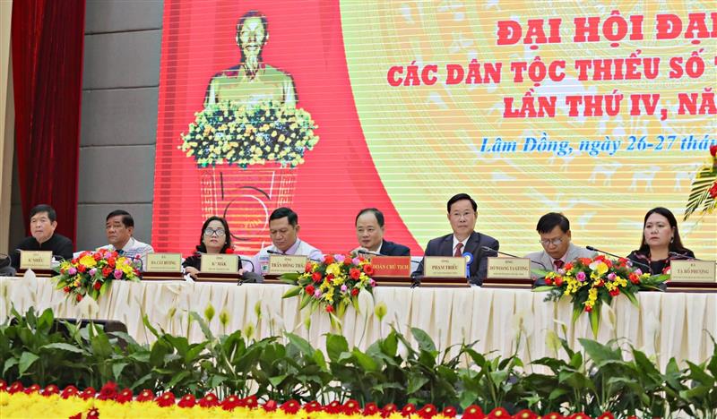 Đoàn Chủ tịch điều hành Đại hội.