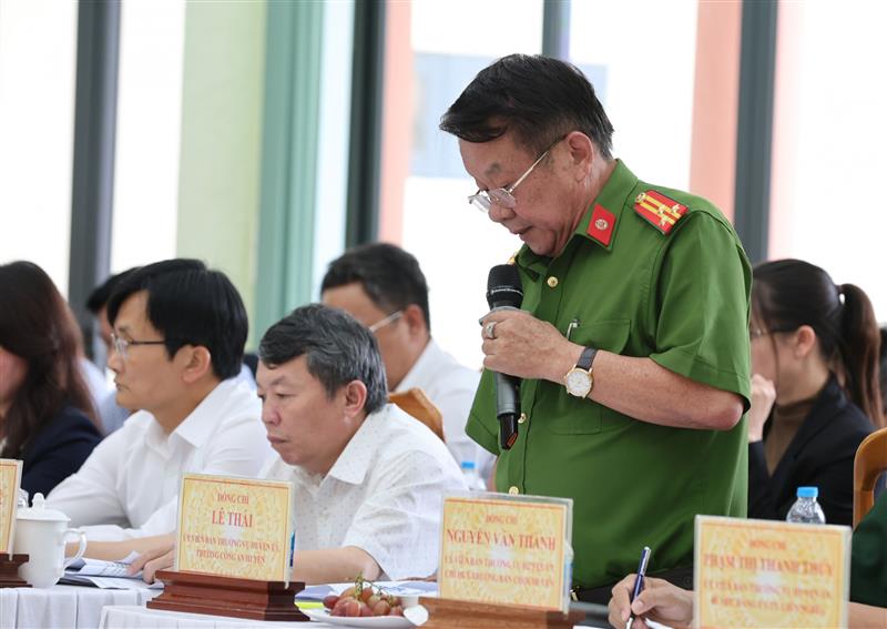Đồng chí Lê Thái - Tưởng Công an huyện, phát biểu