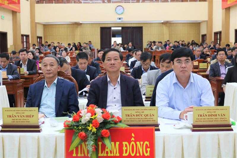Các đồng chí Thường trực Tỉnh ủy tham dự tại điểm cầu Lâm Đồng.
