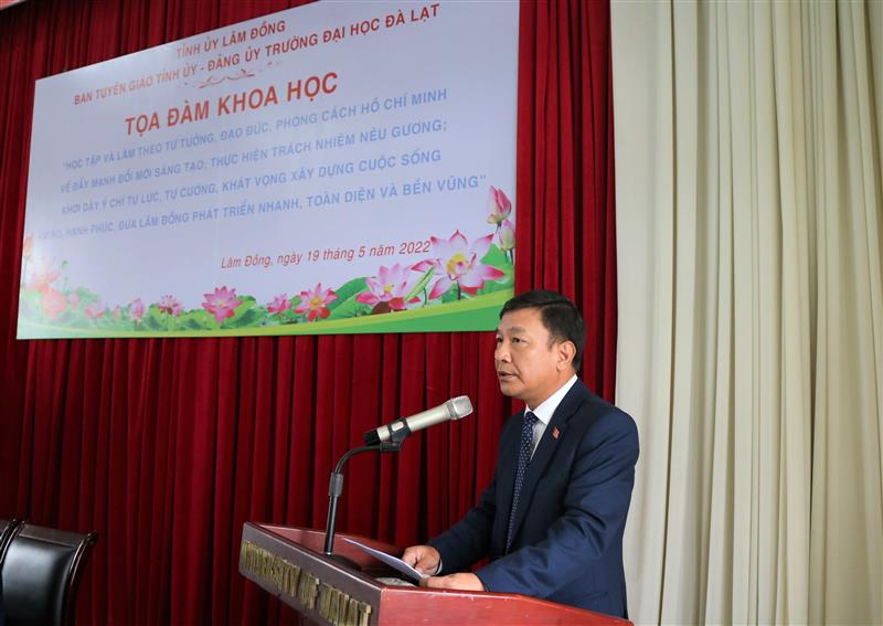 Đ/c Bùi Thắng, Ủy viên Ban Thường vụ, Trưởng Ban Tuyên giáo Tỉnh ủy phát biểu kết thúc buổi Tọa đàm khoa học
