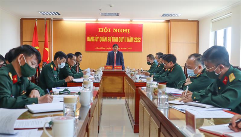 Đồng chí Trần Đức Quận - Ủy viên Ban Chấp hành Trung ương Đảng, Bí thư Tỉnh ủy, Chủ tịch HĐND tỉnh, Bí thư Đảng ủy Quân sự tỉnh chủ trì hội nghị.