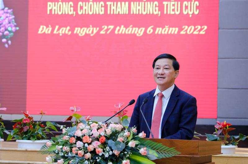 Đồng chí Trần Đức Quận - Ủy viên Ban Chấp hành Trung ương Đảng, Bí thư Tỉnh uỷ, Chủ tịch HĐND tỉnh, Trưởng Ban chỉ đạo phát biểu tại hội nghị