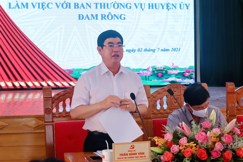 Đồng chí Trần Đình Văn - Phó Bí thư Thường trực Tỉnh ủy phát biểu tại buổi làm việc