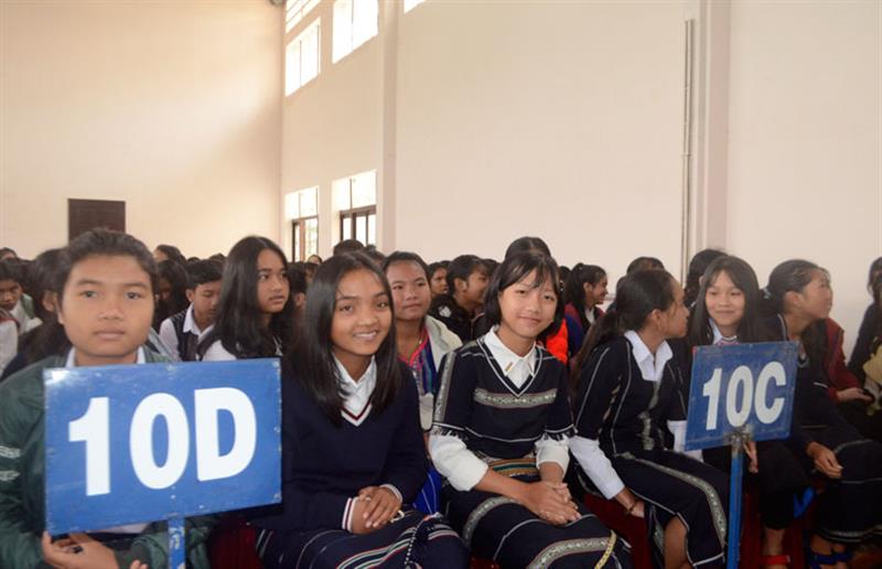 Niềm vui của học sinh khối 10 khi được học tại Trường PT DTNT THPT tỉnh Lâm Đồng. Ảnh: TUẤN HƯƠNG