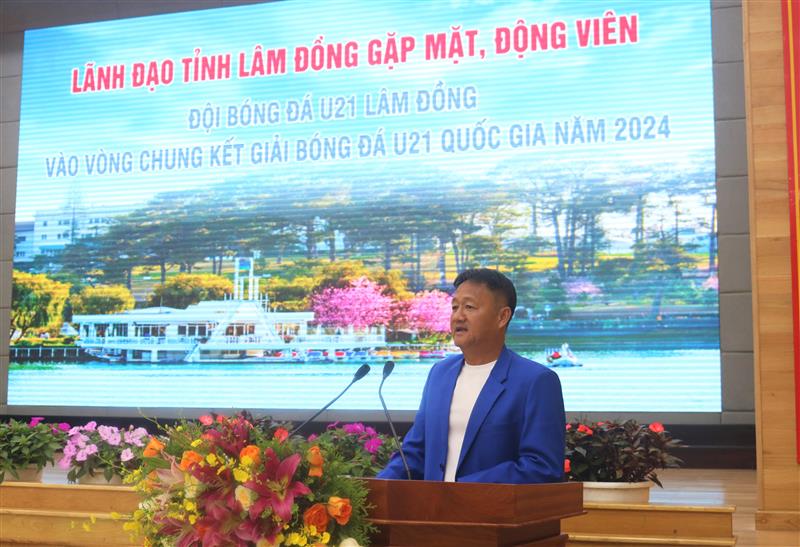Huấn luyện viên Đoàn Quốc Việt, Huấn luyện viên trưởng đội bóng đá U21, báo cáo quá trình chuẩn bị, tập luyện và tham gia giải của đội.