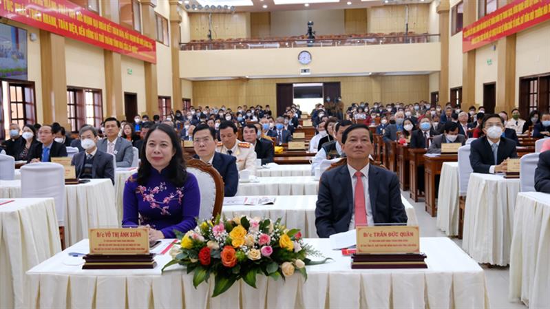 Đồng chí Võ Thị Ánh Xuân - Ủy viên Ban Chấp hành Trung ương Đảng, Phó Chủ tịch nước Cộng hòa xã hội chủ nghĩa Việt Nam, Phó Chủ tịch thứ nhất Hội đồng Thi đua – Khen thưởng Trung ương về dự hội nghị