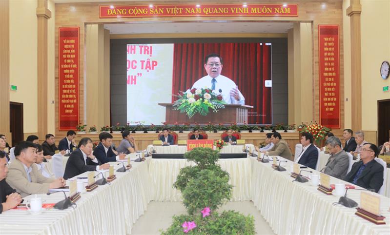 Toàn cảnh hội nghị tại điểm cầu hội trường Tỉnh ủy.