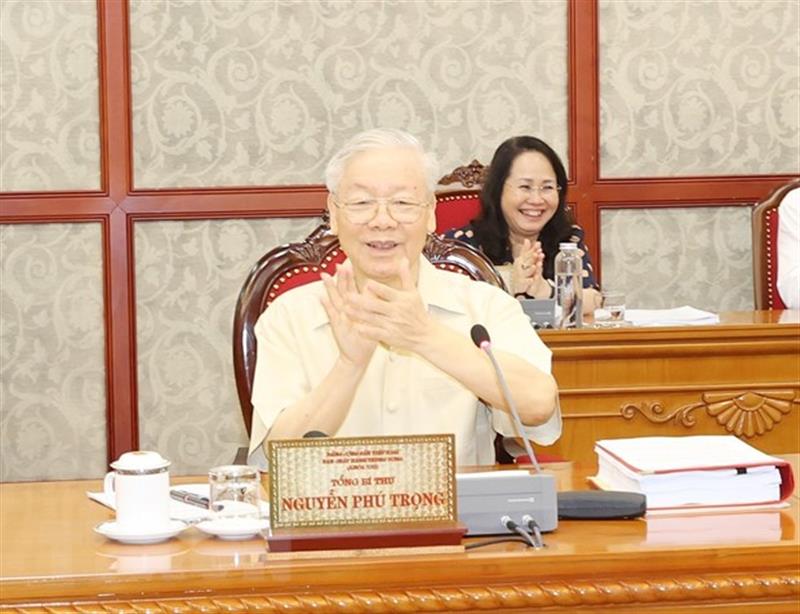 Tổng Bí thư Nguyễn Phú Trọng phát biểu kết luận cuộc họp