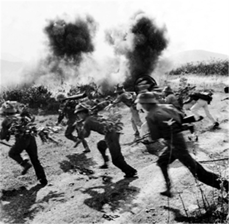 Các chiến sĩ quân Giải phóng trong chiến dịch phản công Đường 9 - Nam Lào. Ảnh: NGUYỄN ĐÌNH ƯU