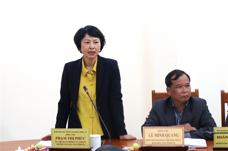 Trưởng Ban Dân vận Tỉnh ủy Lâm Đồng Phạm Thị Phúc nêu ý kiến về những khó khăn, vướng mắc trong công tác dân vận thời gian qua.