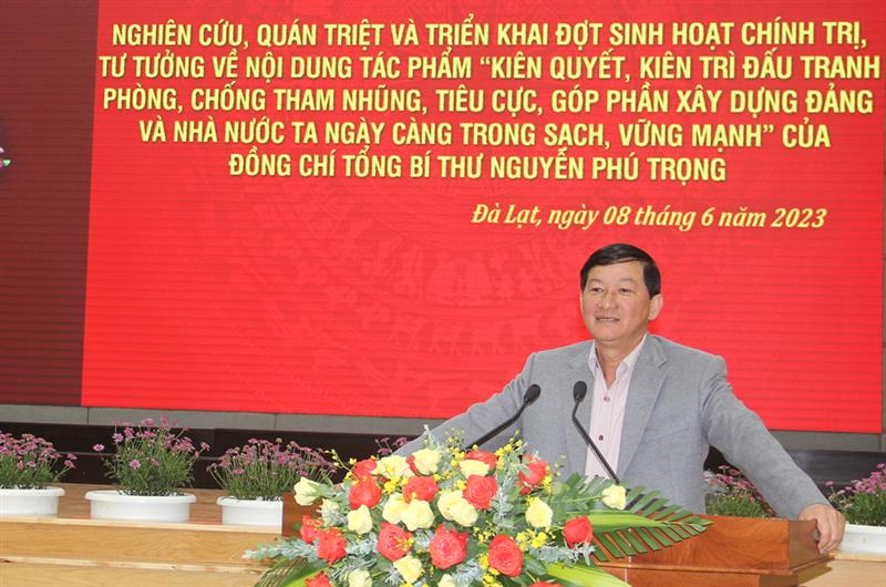 Đồng chí Trần Đức Quận - Ủy viên Ban Chấp hành Trung ương Đảng, Bí thư Tỉnh ủy, Chủ tịch HĐND tỉnh phát biểu kết thúc hội nghị.