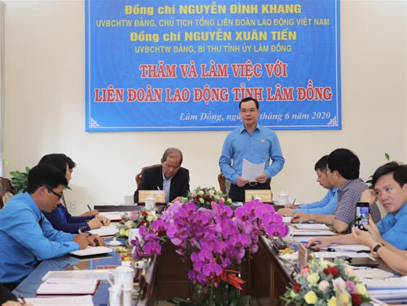 Chủ tịch Tổng LĐLĐ Việt Nam Nguyễn Đình Khang phát biểu tại buổi làm việc Ảnh: HỮU LONG