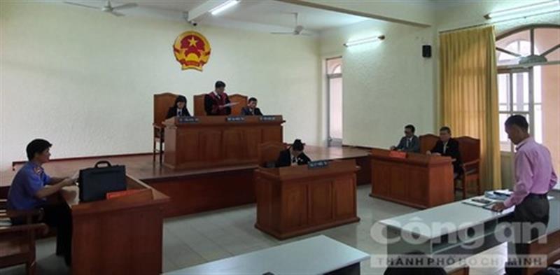 Hội đồng xét xử tuyên án 