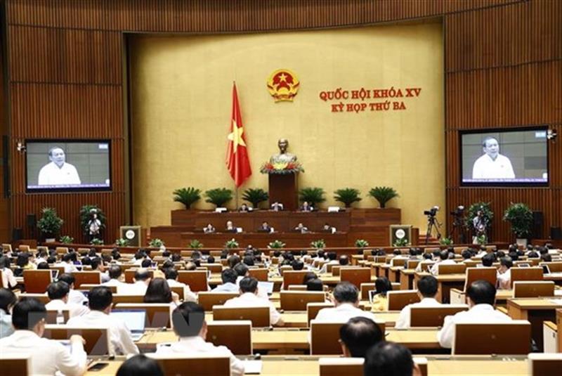 Bộ trưởng Bộ Văn hóa, Thể thao và Du lịch Nguyễn Văn Hùng phát biểu giải trình, làm rõ một số vấn đề đại biểu Quốc hội nêu.