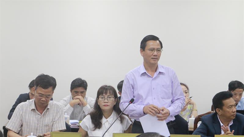 Chủ tịch UBND TP Bảo Lộc Đoàn Kim Đình trả lời và cung cấp thông tin về kiểm điểm cán bộ sai phạm trong việc phân lô tách thửa trên địa bàn.