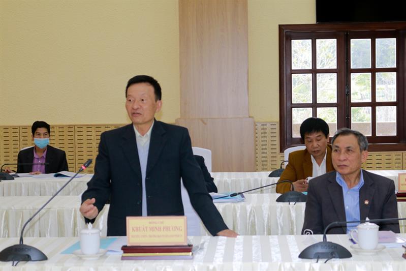 Đồng chí Khuất Minh Phương - Nguyên Trưởng Ban Tuyên giáo Tỉnh ủy đóng góp ý kiến tại hội nghị