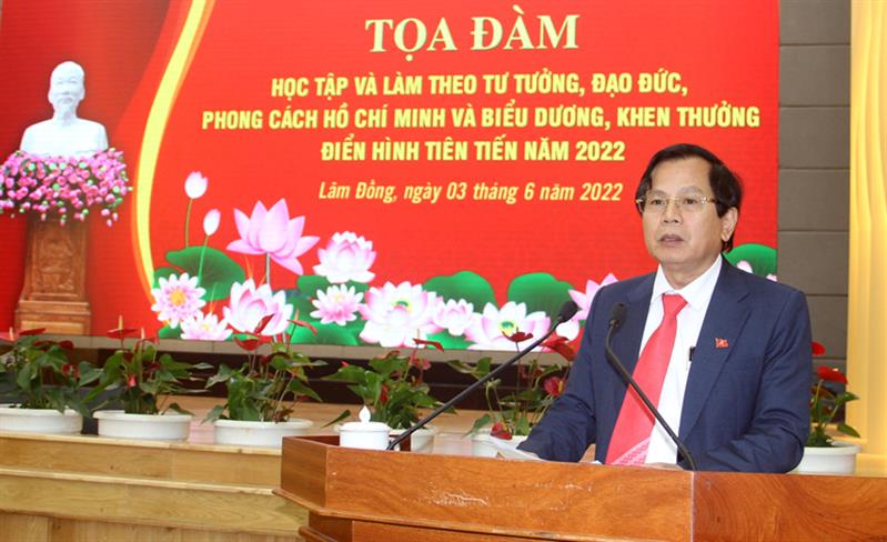 Đồng chí Phạm Thanh Quan - Bí thư Đảng ủy Khối Các cơ quan tỉnh phát biểu. Đồng chí Phạm Thanh Quan - Bí thư Đảng ủy Khối Các cơ quan tỉnh phát biểu.