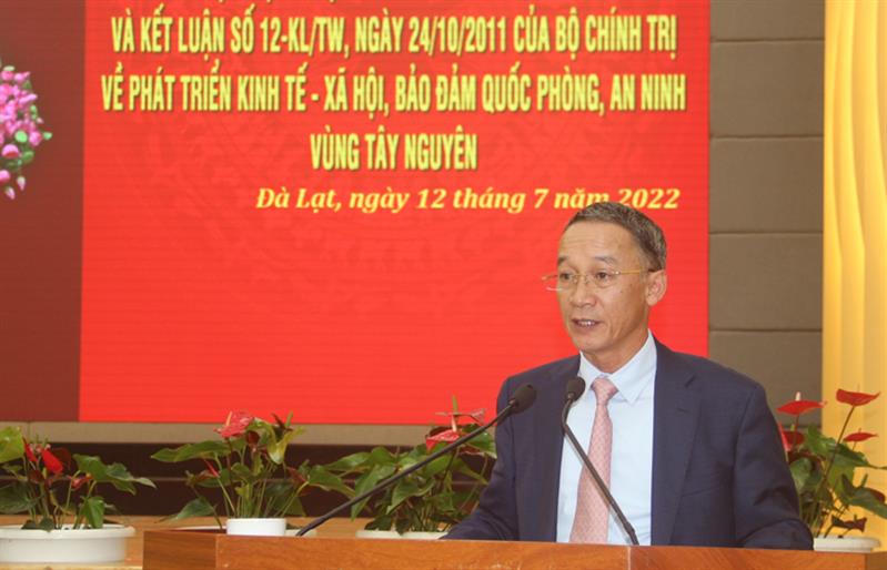 Đồng chí Trần Văn Hiệp - Phó Bí thư Tỉnh ủy, Chủ tịch UBND tỉnh phát biểu tại Hội nghị. Đồng chí Trần Văn Hiệp - Phó Bí thư Tỉnh ủy, Chủ tịch UBND tỉnh phát biểu tại Hội nghị.