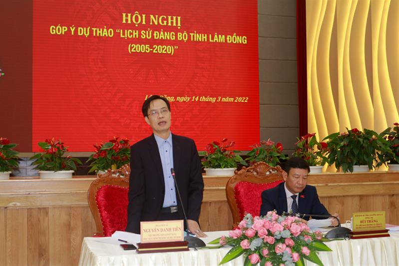 Phó Giáo sư, Tiến sỹ Nguyễn Danh Tiên - Viện Trưởng Viện Lịch sử Đảng, Học viện Chính trị Quốc gia Hồ Chí Minh phát biểu tại hội nghị