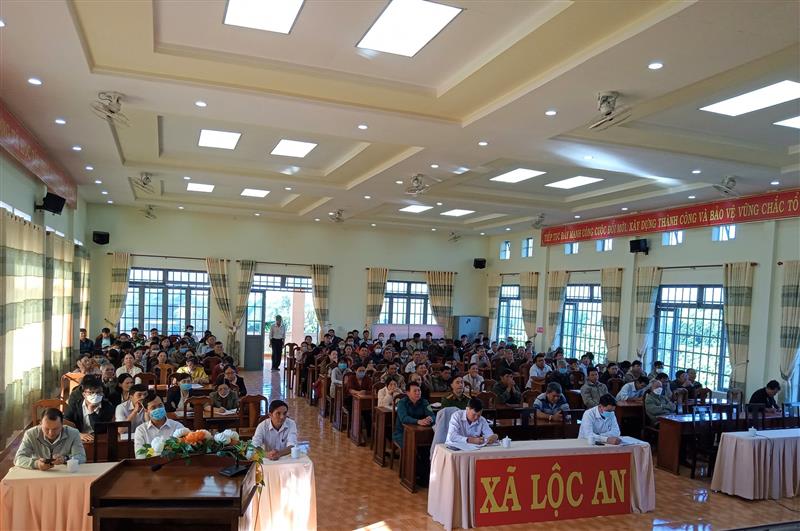 Các đại biểu tham dự Hội nghị tại điểm cầu xã Lộc An.