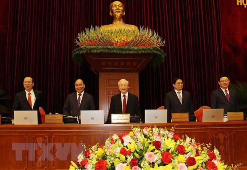 Tổng Bí thư Nguyễn Phú Trọng và các lãnh đạo Đảng, Nhà nước dự khai mạc hội nghị lần thứ sáu Ban Chấp hành Trung ương Đảng khoá XIII. (Ảnh: Trí Dũng/TTXVN)